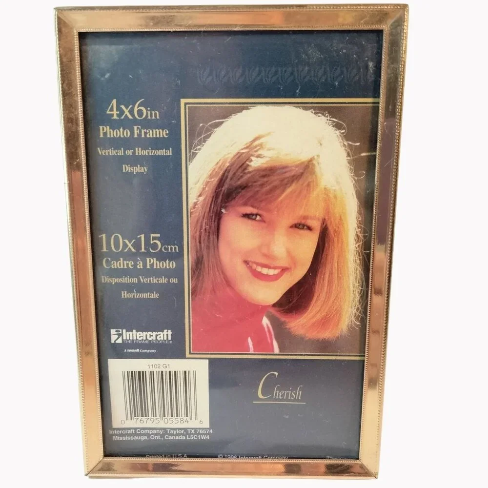 Gold Tone Intercraft 4x6 Inch Photo Frame Vertical Horizontal Display